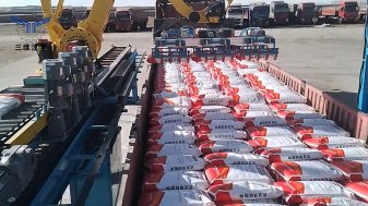 中信國安定制的機器人裝車機使得裝車效率大大